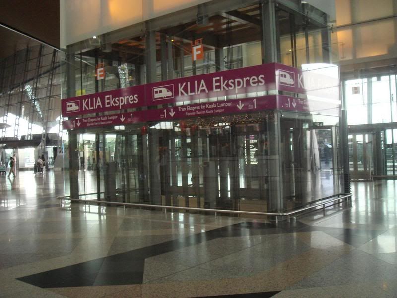 http://i116.photobucket.com/albums/o10/9MMAR/Kuala%20Lumpur%2016%20February%202007/DSC00951.jpg
