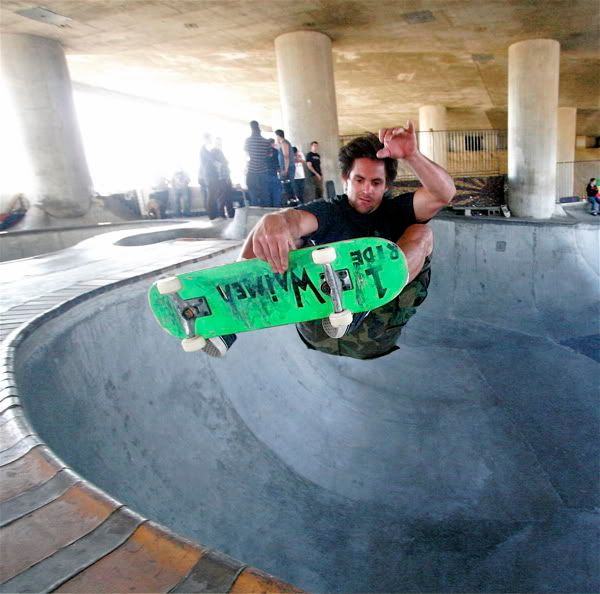 IMAGE: http://i116.photobucket.com/albums/o25/mikeassk/dame.jpg