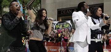 http://i116.photobucket.com/albums/o26/PortalBEP/70_todayshow.jpg