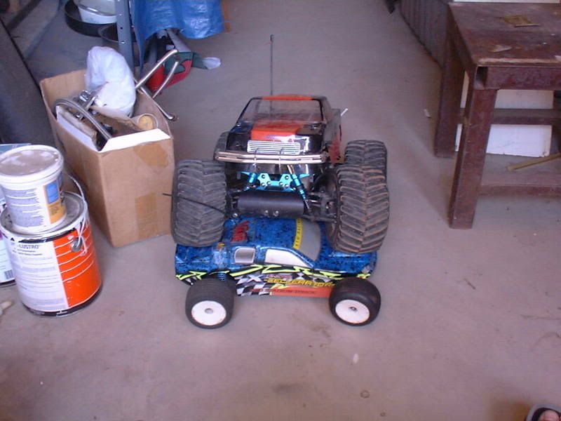 nitro quake rc truck
