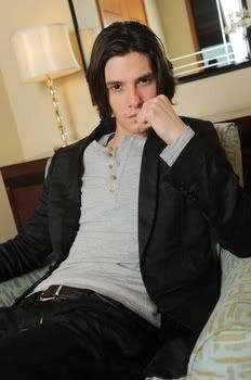 posed8.jpg Ben Barnes. image by _His_Frozen_Tears_