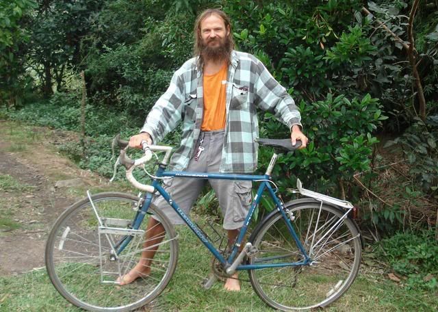 Me with my trusty old bike.. we must have biked about 7000 kms together all up..