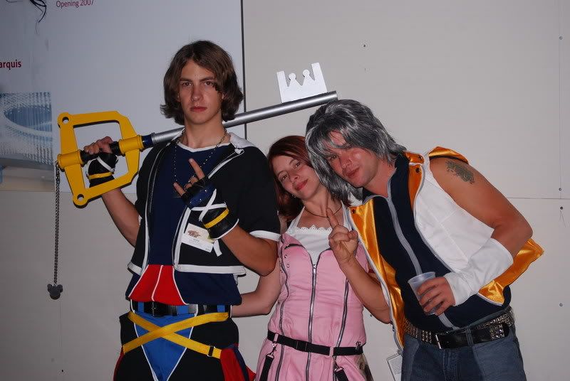 https://i116.photobucket.com/albums/o16/supercheapsheep/DragonCon2007/DSC_0124_resize.jpg